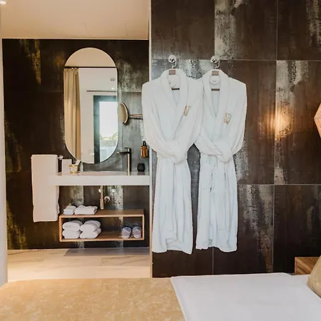 Miflow & Hotel Miami Platja (Miami Playa)