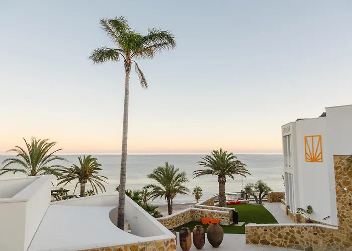 Hotel Miflow & 4*